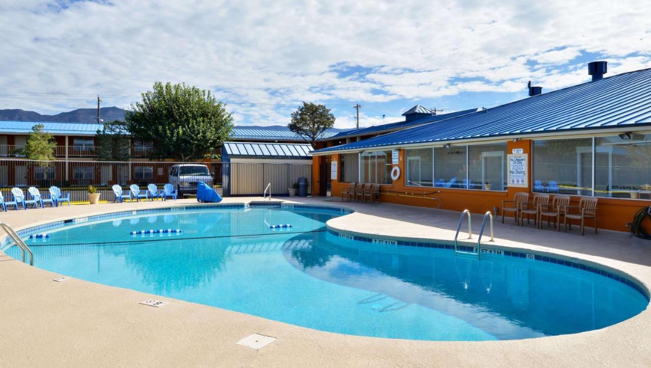 The Classic Desert Aire Hotel Аламогордо Екстериор снимка