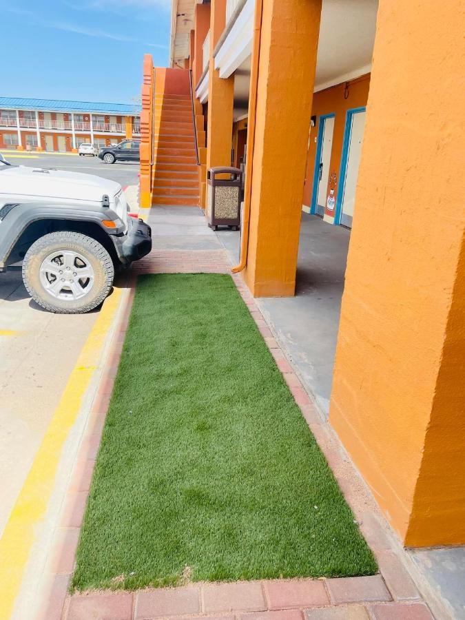 The Classic Desert Aire Hotel Аламогордо Екстериор снимка