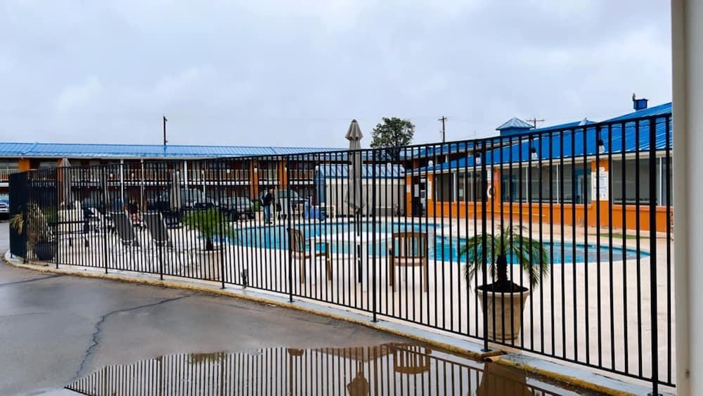 The Classic Desert Aire Hotel Аламогордо Екстериор снимка