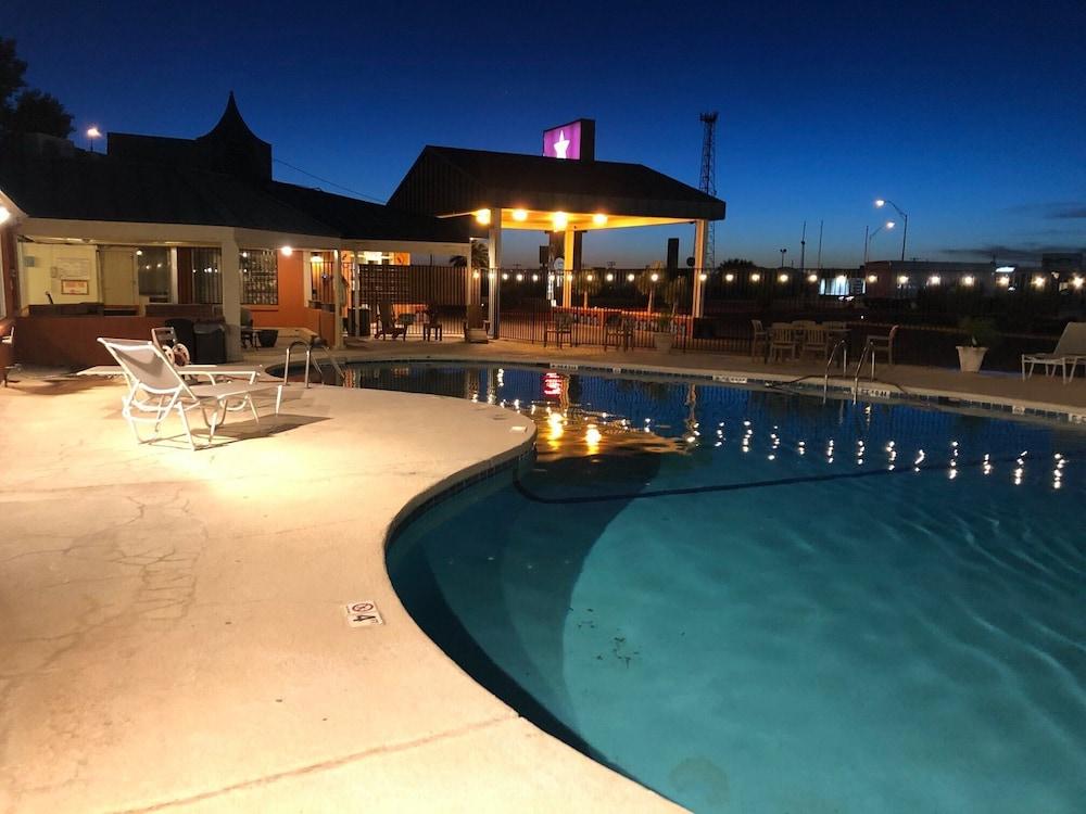 The Classic Desert Aire Hotel Аламогордо Екстериор снимка